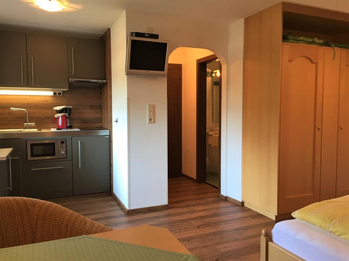 Ivos Sonnenpension Leutasch Buitenkant foto