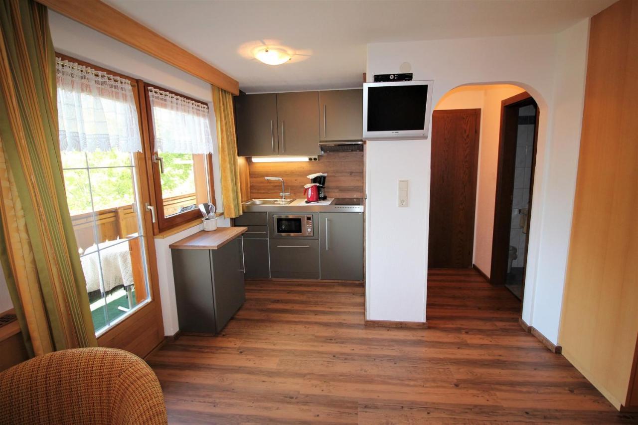 Ivos Sonnenpension Leutasch Buitenkant foto