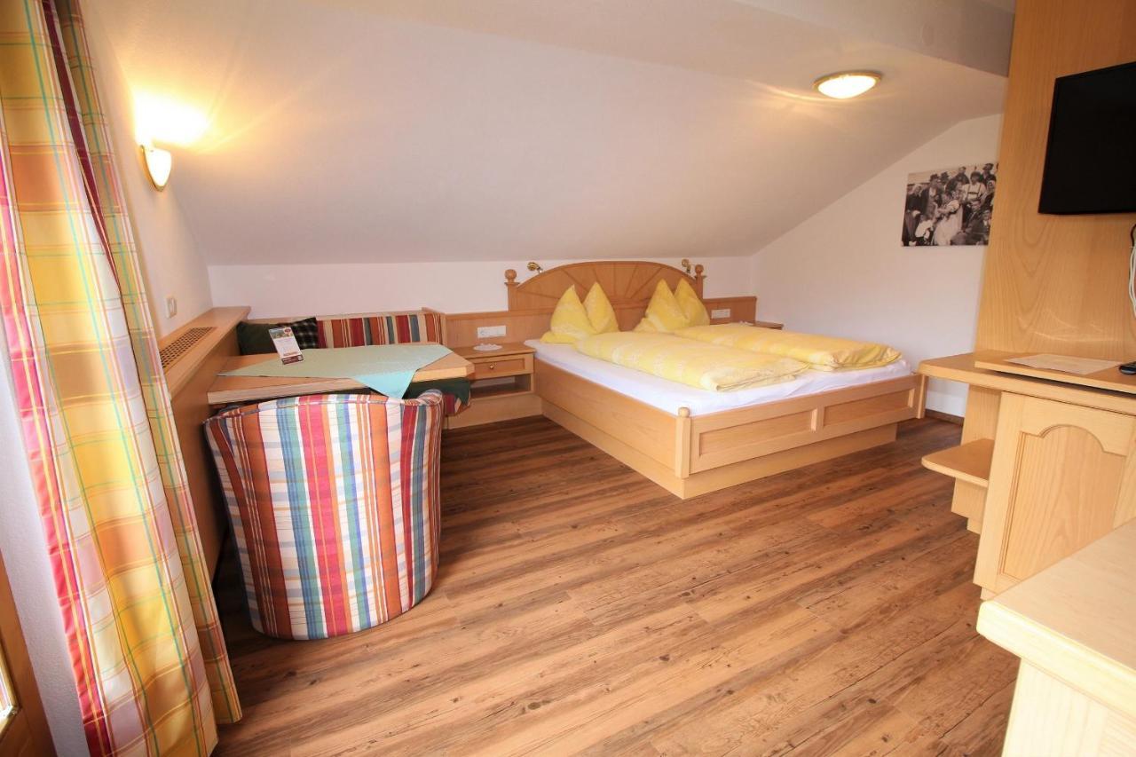 Ivos Sonnenpension Leutasch Buitenkant foto