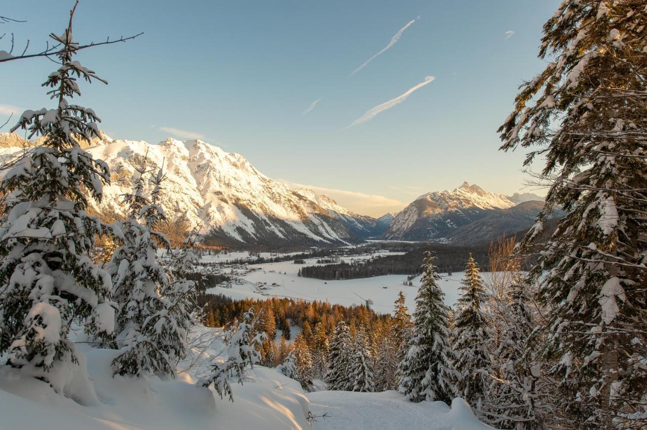 Ivos Sonnenpension Leutasch Buitenkant foto