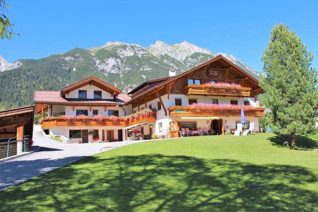 Ivos Sonnenpension Leutasch Buitenkant foto