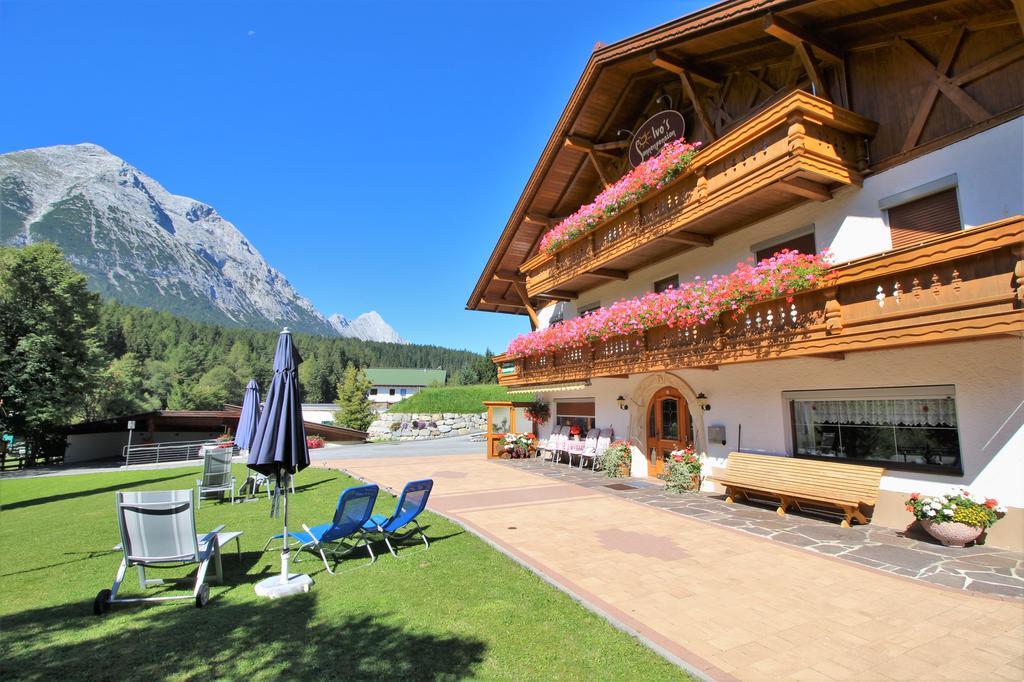Ivos Sonnenpension Leutasch Buitenkant foto