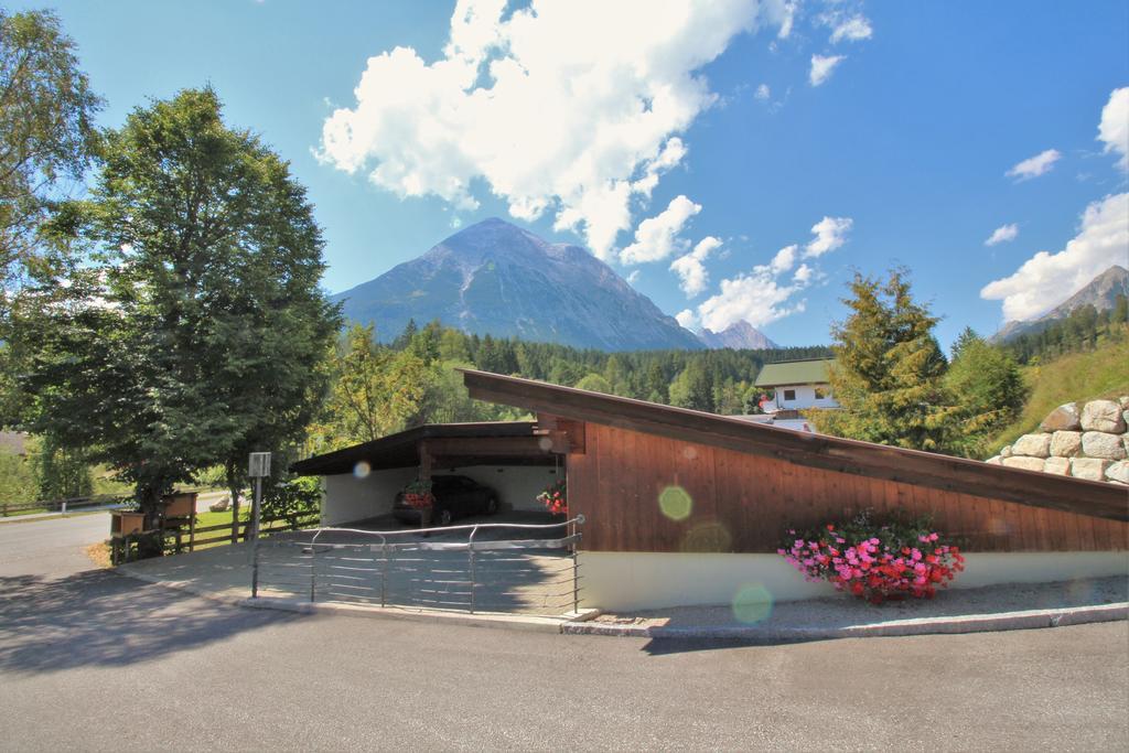 Ivos Sonnenpension Leutasch Buitenkant foto
