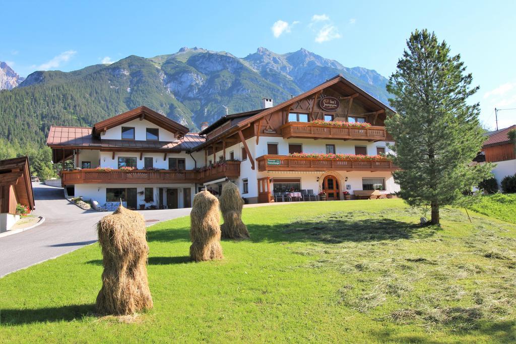 Ivos Sonnenpension Leutasch Buitenkant foto
