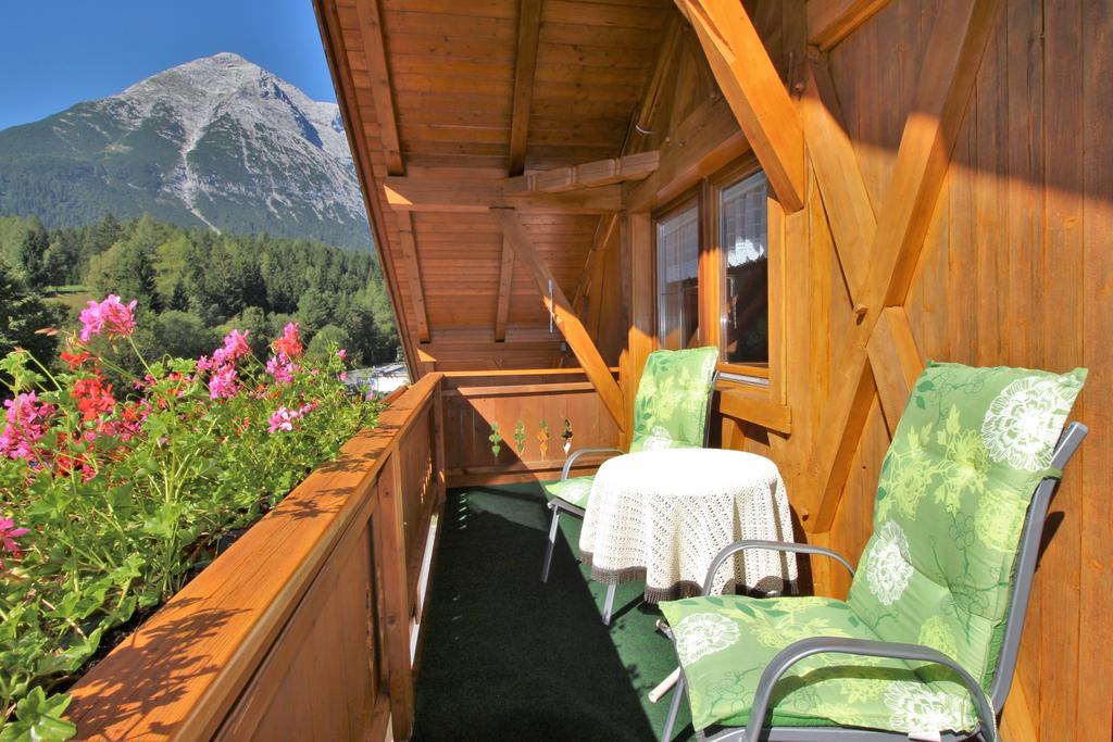 Ivos Sonnenpension Leutasch Buitenkant foto