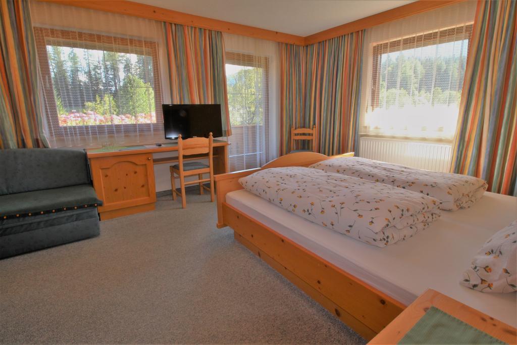 Ivos Sonnenpension Leutasch Buitenkant foto