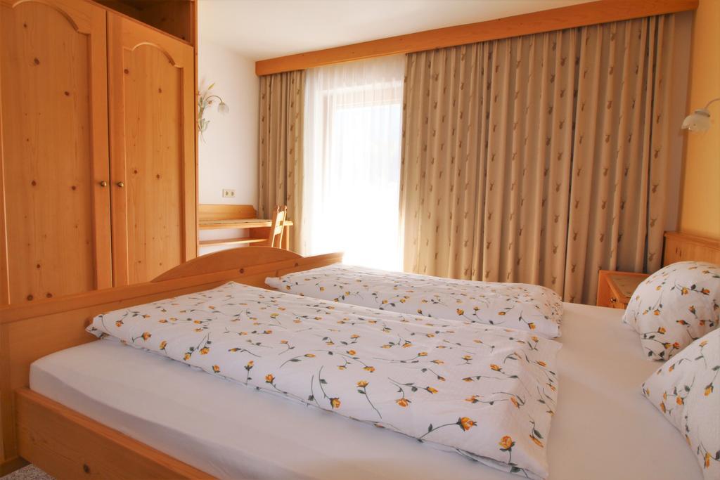 Ivos Sonnenpension Leutasch Buitenkant foto