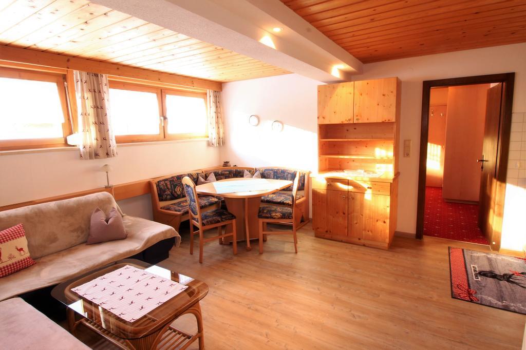 Ivos Sonnenpension Leutasch Buitenkant foto