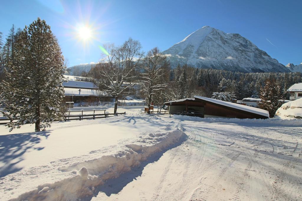 Ivos Sonnenpension Leutasch Buitenkant foto