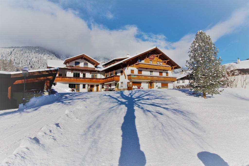 Ivos Sonnenpension Leutasch Buitenkant foto