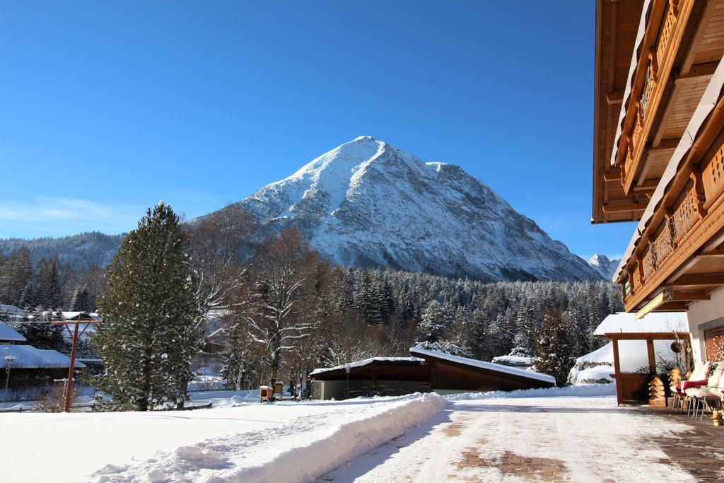 Ivos Sonnenpension Leutasch Buitenkant foto